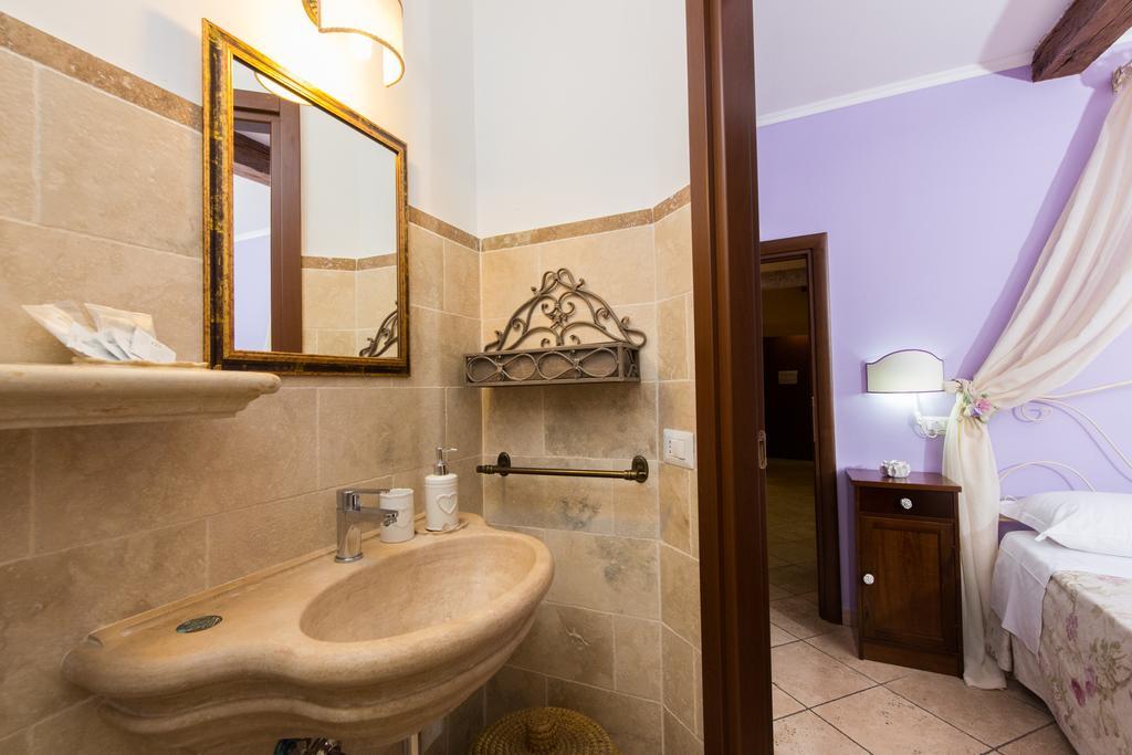 Le Vestali Tivoli Room photo